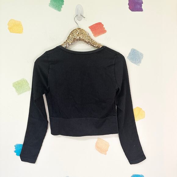 XL Offline by Aerie Black Ribbed Long Sleeved Crop Top NWT - Picture 2 of 3